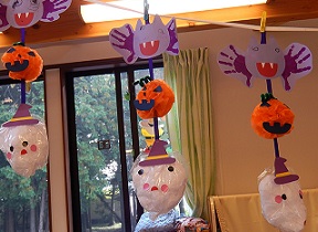 ハロウィン 幼稚園 飾り付け