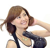 髪を早く乾かす方法 秘密はどこの家でもあるアレだった なんでも情報発信局