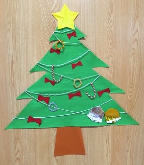 クリスマスの壁画 保育園や幼稚園 高齢者施設で手作り 簡単な作り方