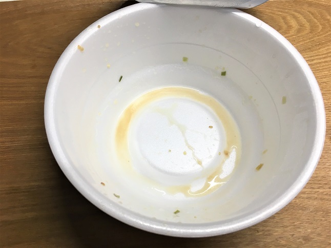賞味期限切れのカップ麺を完食
