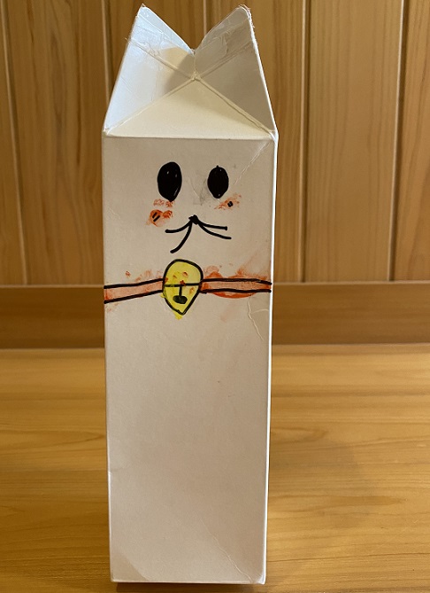 小学１年生が作った牛乳パックの猫の貯金箱